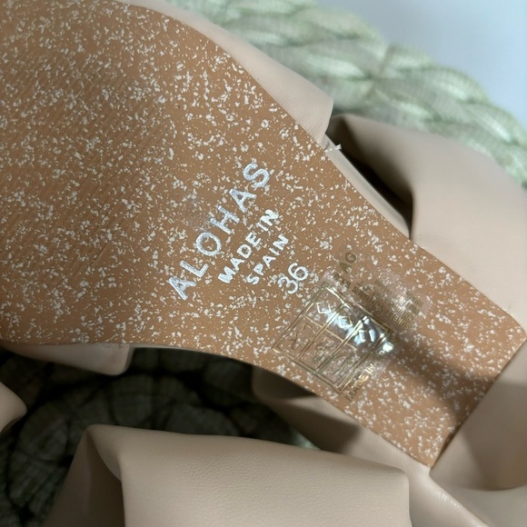 Alohas Twist Strap Mules In Ivory Vegan Leather Square Toe Heel Sandal NWOB - Picture 9 of 11